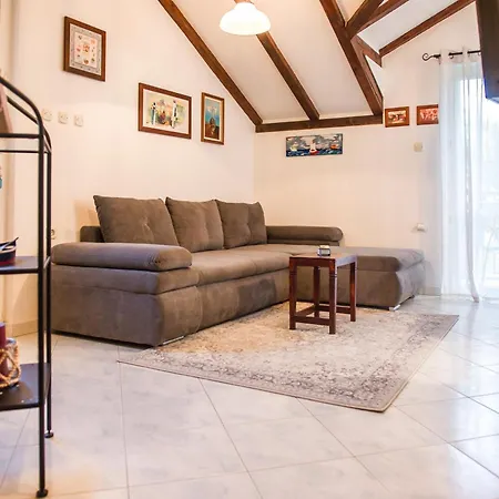 House Nika Maslinica