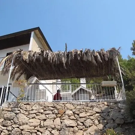 Holiday home House Nika Gdinj